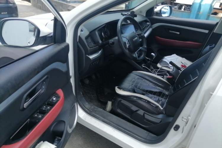 Used Haval H2s 2018 Red-Label 1.5T Manual Elite Model Driver Seat