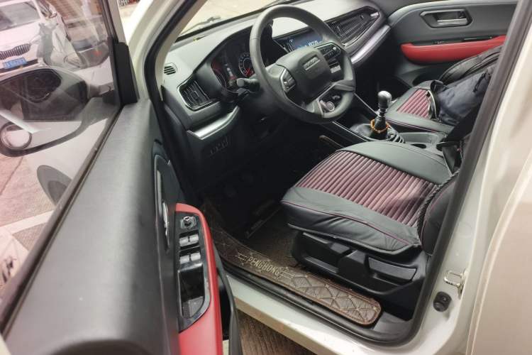Used Haval H2s 2018 Red-Label 1.5T Manual Comfort Model Driver Seat