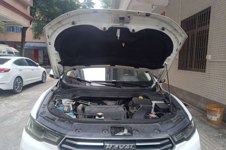 Used Haval H2s 2018 Blue Label 1.5T Dual-Clutch ZhiShang Model Engine Bay