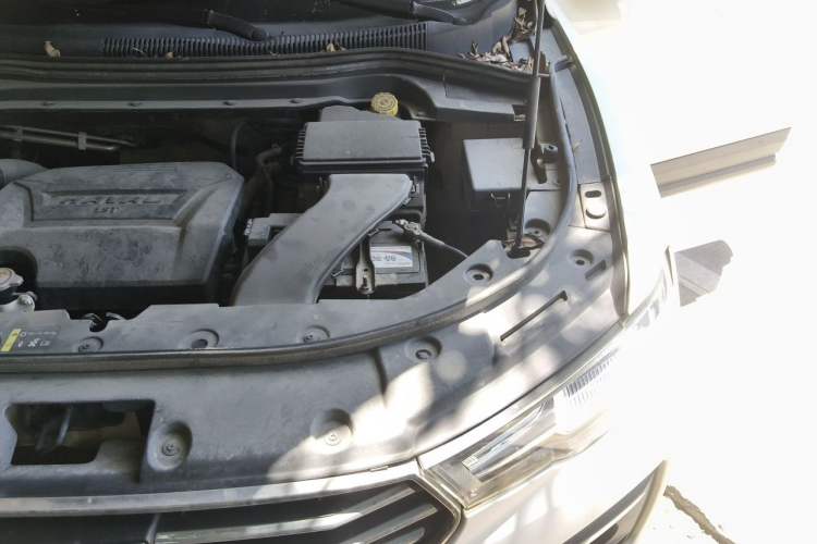 Used Haval H2s 2018 Blue Label 1.5T Dual-Clutch ZhiShang Model Engine Bay Left