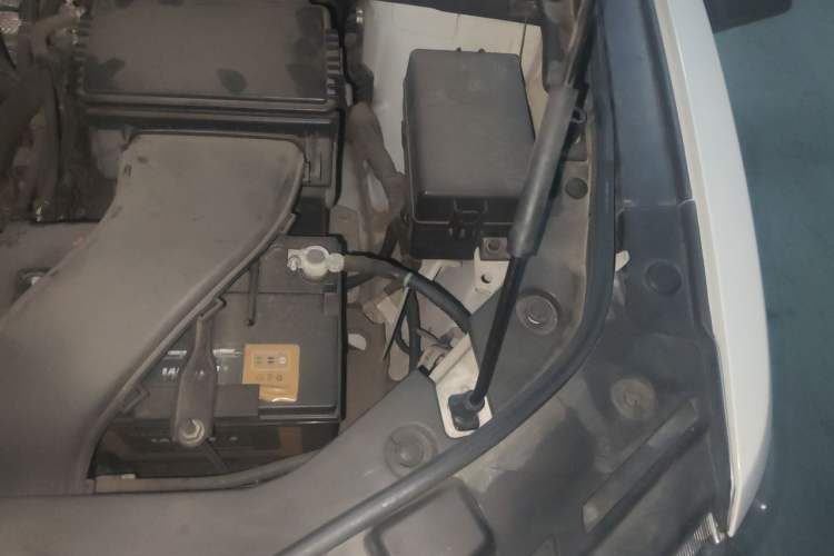 Used Haval H2s 2018 Red-Label 1.5T Dual-Clutch Elite Model Engine Bay Left