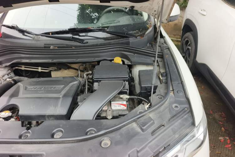 Used Haval H2s 2018 Red-Label 1.5T Manual Comfort Model Engine Bay Left
