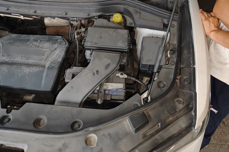 Used Haval H2s 2018 Red-Label 1.5T Manual Comfort Model Engine Bay Left