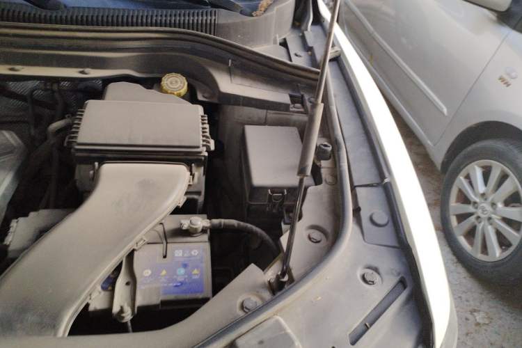 Used Haval H2s 2018 Red-Label 1.5T Manual Comfort Model Engine Bay Left