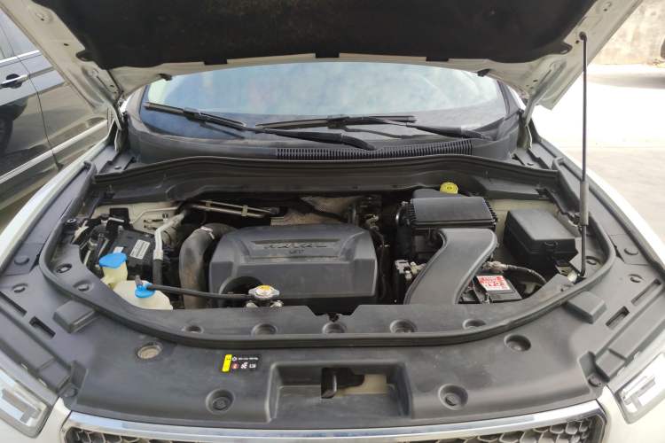 Used Haval H2s 2018 1.5T Dual-Clutch Fashion Edition Engine Bay