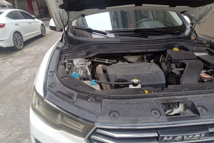 Used Haval H2s 2018 Blue Label 1.5T Dual-Clutch ZhiShang Model Engine Bay Right