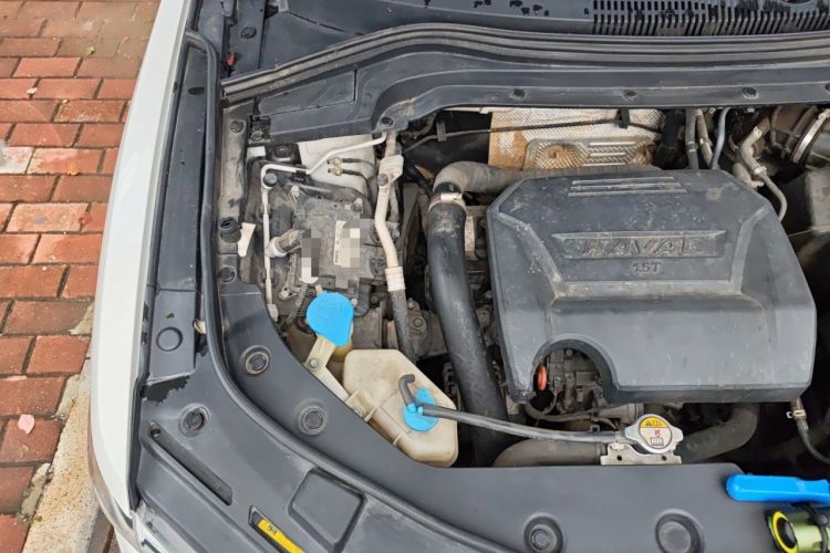 Used Haval H2s 2018 Red-Label 1.5T Dual-Clutch ZhiShang Model Engine Bay Right