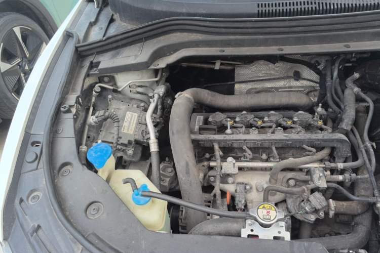 Used Haval H2s 2018 Blue Label 1.5T Dual-Clutch ZhiShang Model Engine Bay Right