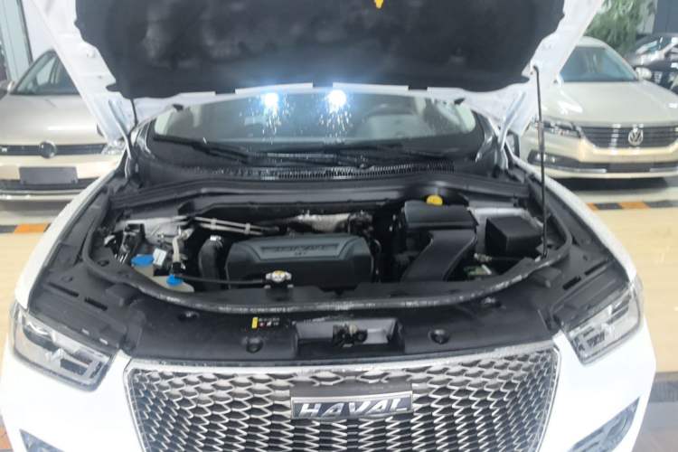 Used Haval H2s 2018 1.5T Dual-Clutch ZhiShang Model Engine Bay