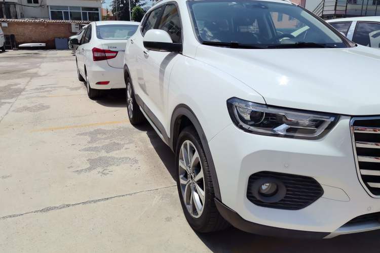 Used Haval H2s 2018 Red-Label 1.5T Dual-Clutch Luxury Model Exterior 2