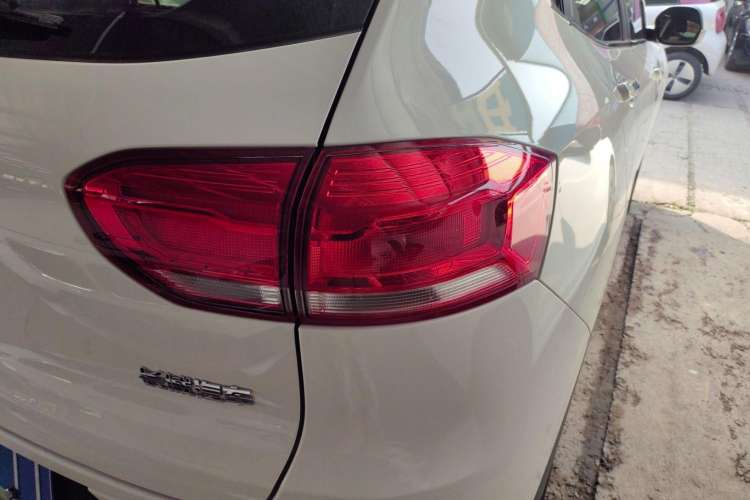 Used Haval H2s 2018 Red-Label 1.5T Dual-Clutch Luxury Model Exterior 4