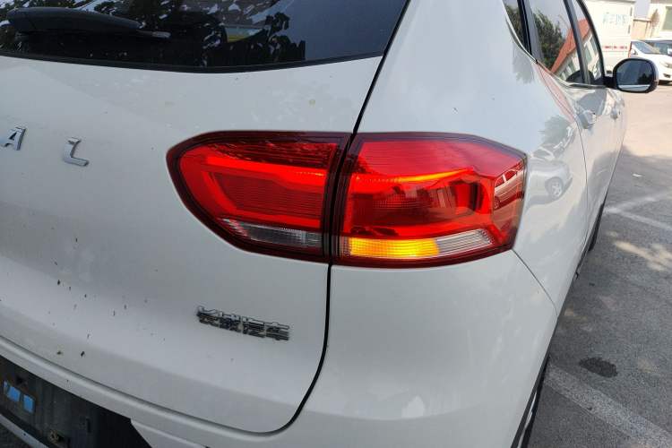 Used Haval H2s 2018 Red-Label 1.5T Manual Elite Model Exterior 6