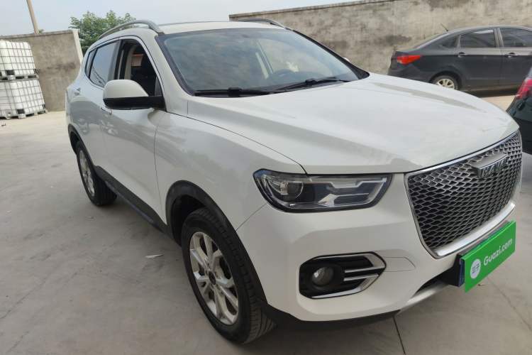 Used Haval H2s 2018 1.5T Dual-Clutch Fashion Edition Front Right 45 Deg