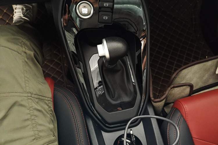 Used Haval H2s 2018 Blue Label 1.5T Dual-Clutch Fashion Edition Gear Lever