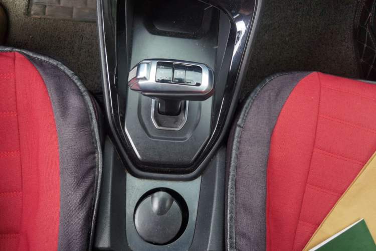 Used Haval H2s 2018 Blue Label 1.5T Dual-Clutch Elite Model Gear Lever