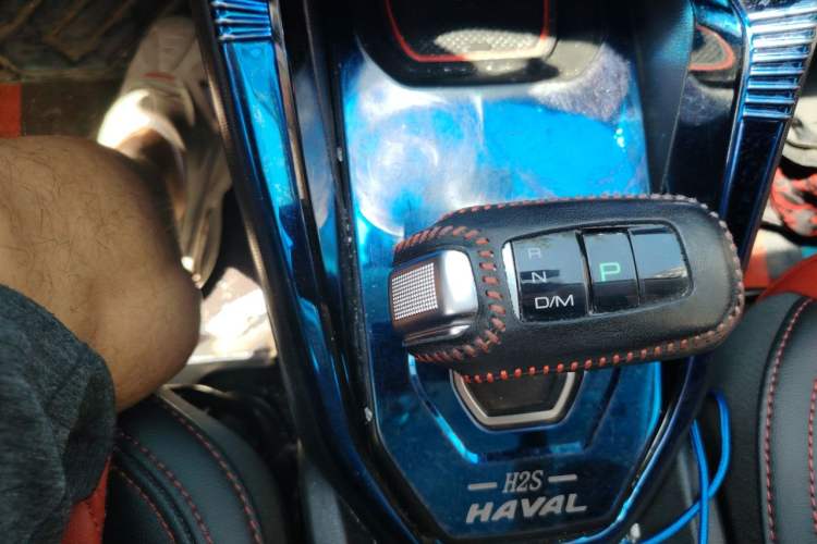 Used Haval H2s 2018 Red-Label 1.5T Dual-Clutch Comfort Model Gear Lever