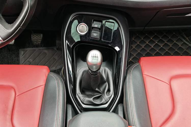 Used Haval H2s 2018 Red-Label 1.5T Manual Elite Model Gear Lever