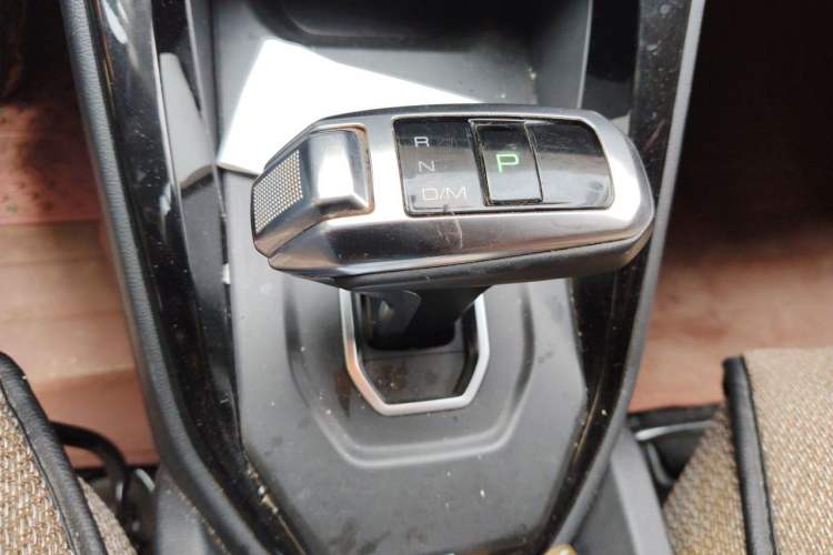 Used Haval H2s 2018 Blue Label 1.5T Dual-Clutch Elite Model Gear Lever