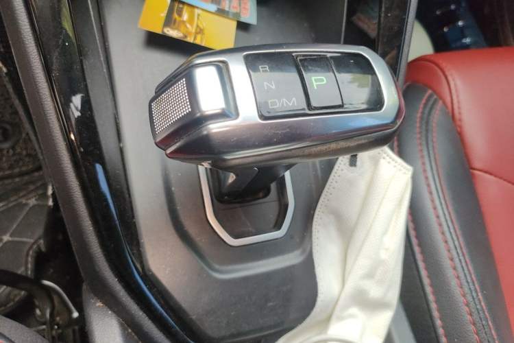 Used Haval H2s 2018 Blue Label 1.5T Dual-Clutch Comfort Model Gear Lever