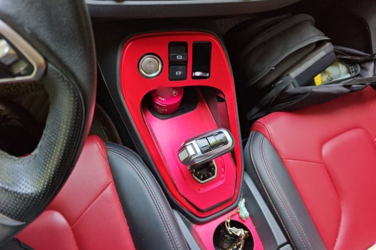Used Haval H2s 2018 Red-Label 1.5T Dual-Clutch Luxury Model Gear Lever