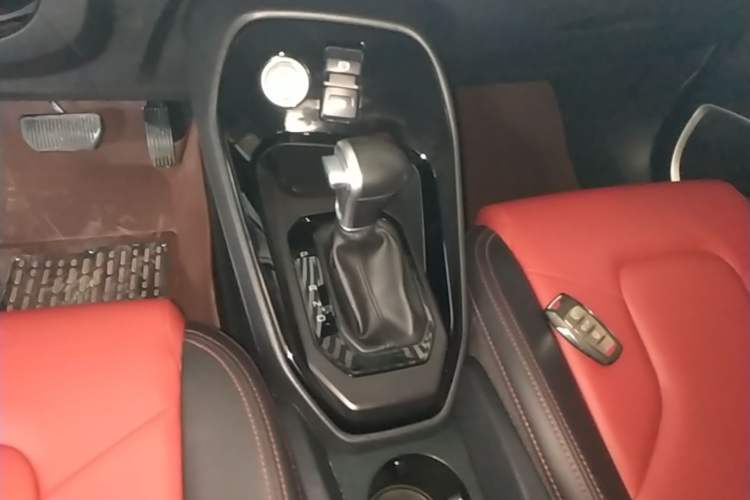 Used Haval H2s 2018 1.5T Dual-Clutch Fashion Edition Gear Lever