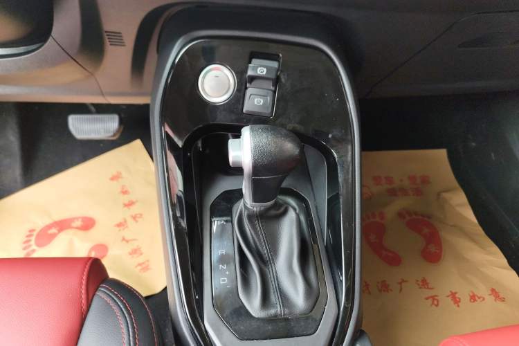 Used Haval H2s 2018 Blue Label 1.5T Dual-Clutch Fashion Edition Gear Lever