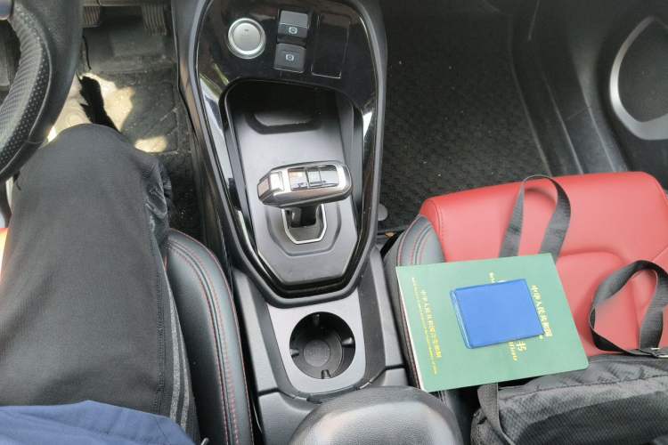 Used Haval H2s 2018 Red-Label 1.5T Dual-Clutch Elite Model Gear Lever