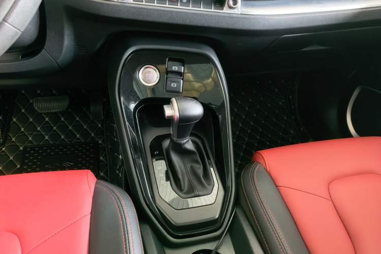 Used Haval H2s 2018 Blue Label 1.5T Dual-Clutch Fashion Edition Gear Lever