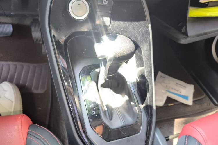 Used Haval H2s 2018 Blue Label 1.5T Dual-Clutch Fashion Edition Gear Lever