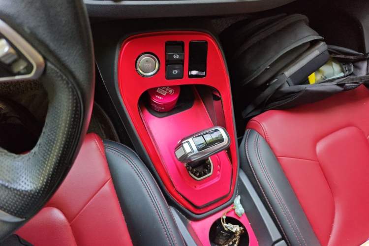 Used Haval H2s 2018 Red-Label 1.5T Dual-Clutch Luxury Model Gear Lever