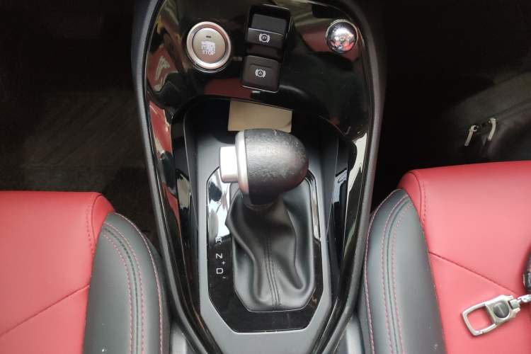Used Haval H2s 2018 Blue Label 1.5T Dual-Clutch Fashion Edition Gear Lever