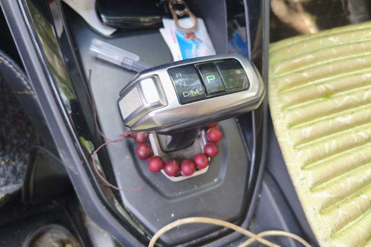 Used Haval H2s 2018 Red-Label 1.5T Dual-Clutch Elite Model Gear Lever