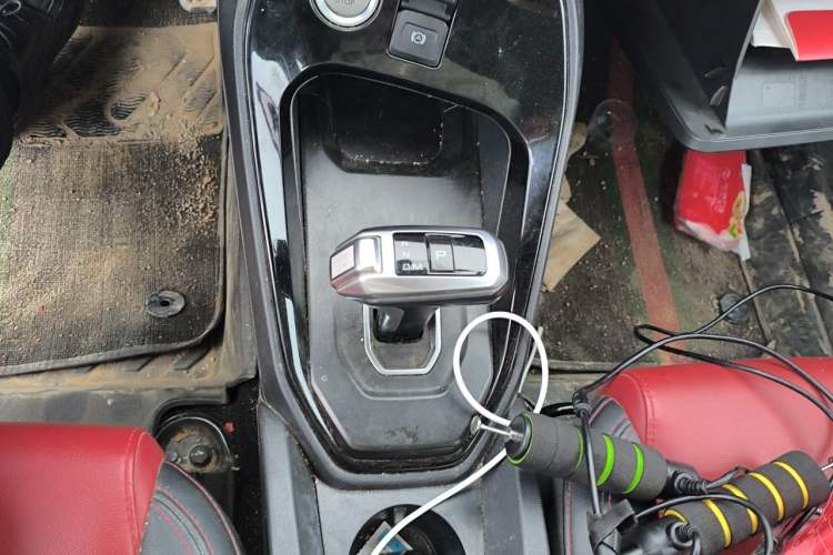 Used Haval H2s 2018 Red-Label 1.5T Dual-Clutch Luxury Model Gear Lever