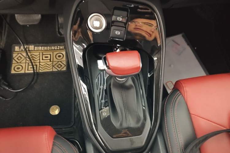 Used Haval H2s 2018 Blue Label 1.5T Dual-Clutch Fashion Edition Gear Lever