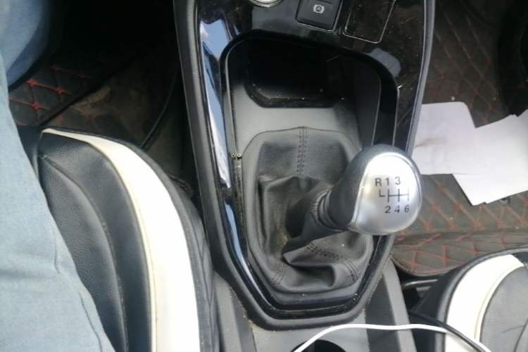 Used Haval H2s 2018 Red-Label 1.5T Manual Elite Model Gear Lever