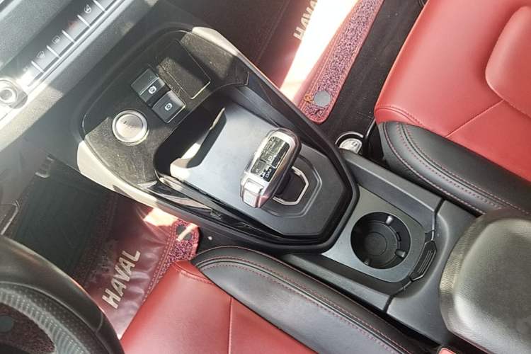 Used Haval H2s 2018 Blue Label 1.5T Dual-Clutch Luxury Model Gear Lever