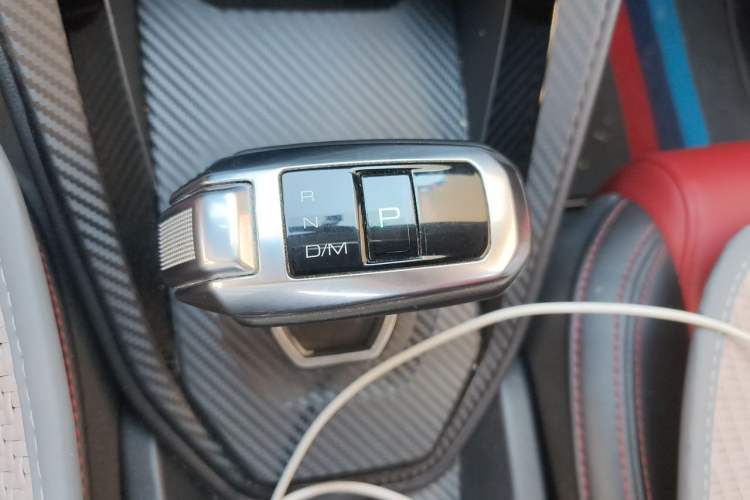 Used Haval H2s 2018 Red-Label 1.5T Dual-Clutch Elite Model Gear Lever