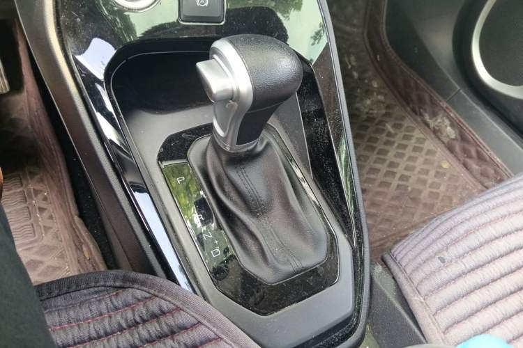Used Haval H2s 2018 Blue Label 1.5T Dual-Clutch Fashion Edition Gear Lever