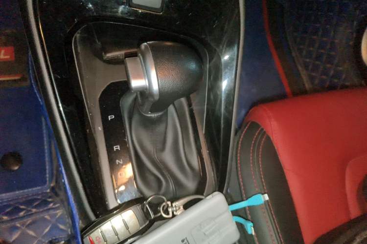 Used Haval H2s 2018 Blue Label 1.5T Dual-Clutch Fashion Edition Gear Lever