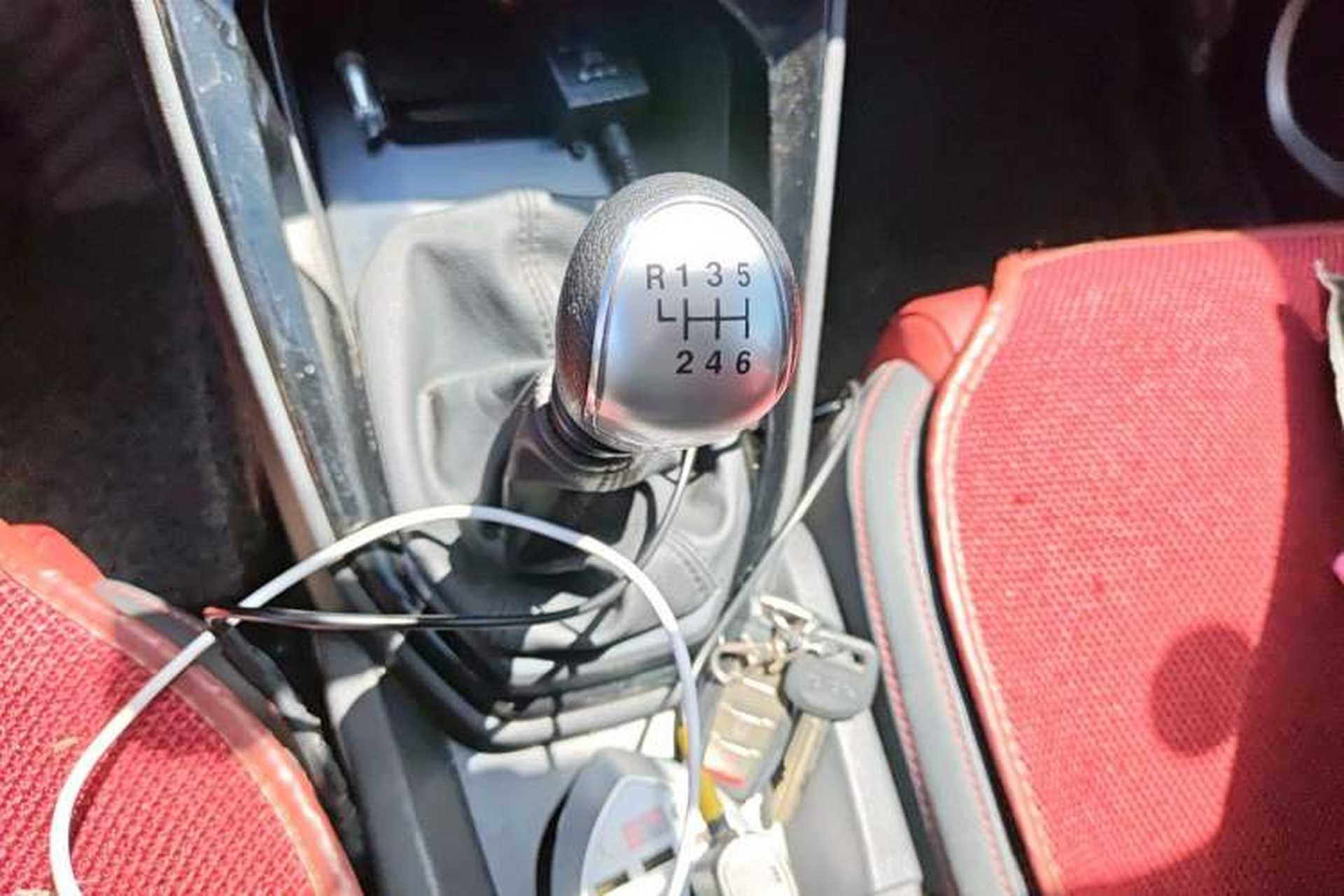 Used Haval H2s 2018 Red-Label 1.5T Manual Comfort Model Gear Lever