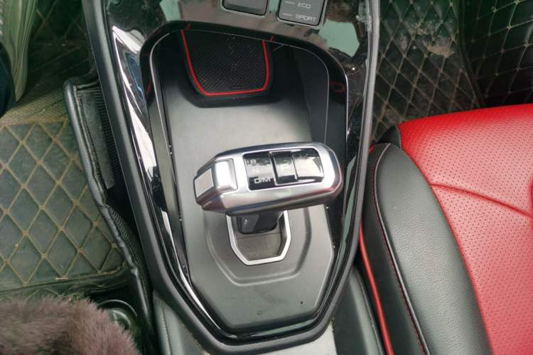 Used Haval H2s 2018 Blue Label 1.5T Dual-Clutch Luxury Model Gear Lever