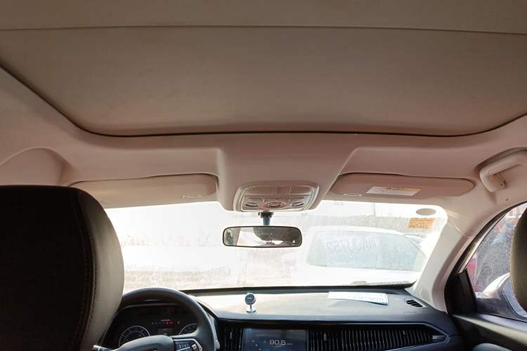Used Haval H2s 2018 Red-Label 1.5T Dual-Clutch ZhiShang Model Headliner