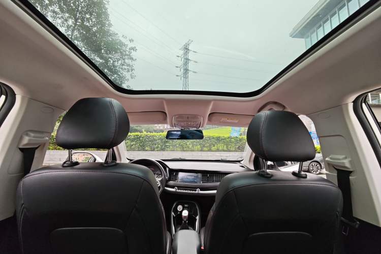 Used Haval H2s 2018 Red-Label 1.5T Manual Elite Model Headliner