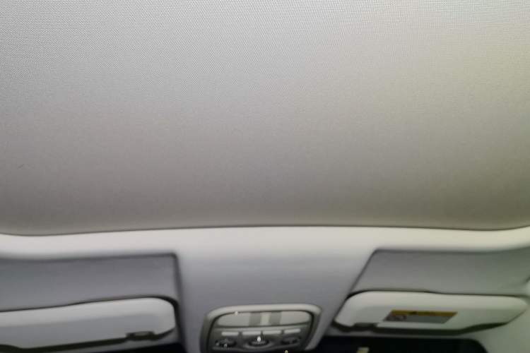 Used Haval H2s 2018 Red-Label 1.5T Dual-Clutch ZhiShang Model Headliner