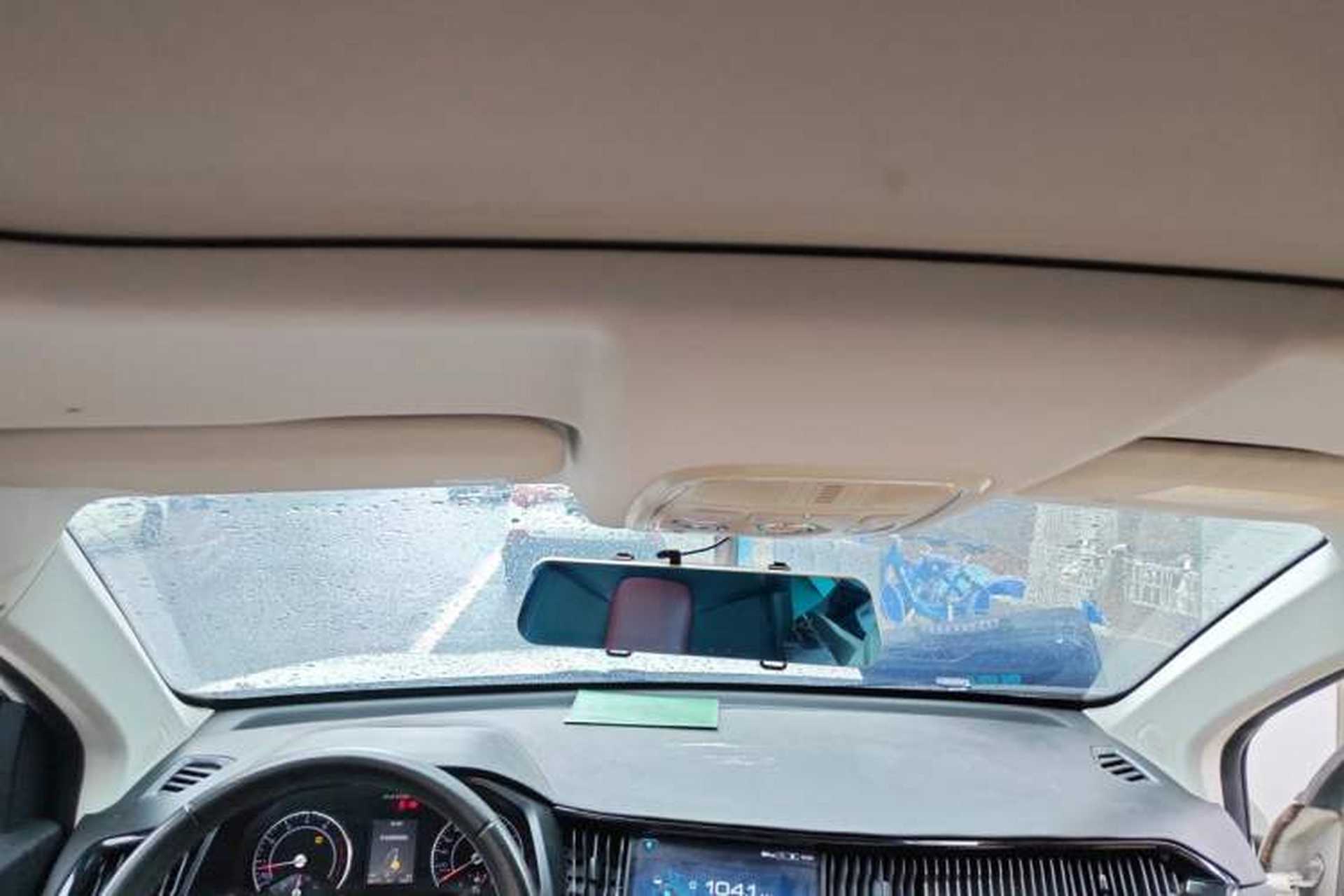 Used Haval H2s 2018 Red-Label 1.5T Dual-Clutch ZhiShang Model Headliner