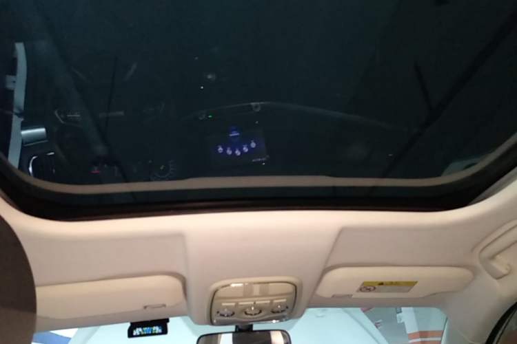 Used Haval H2s 2018 Red-Label 1.5T Dual-Clutch ZhiShang Model Headliner
