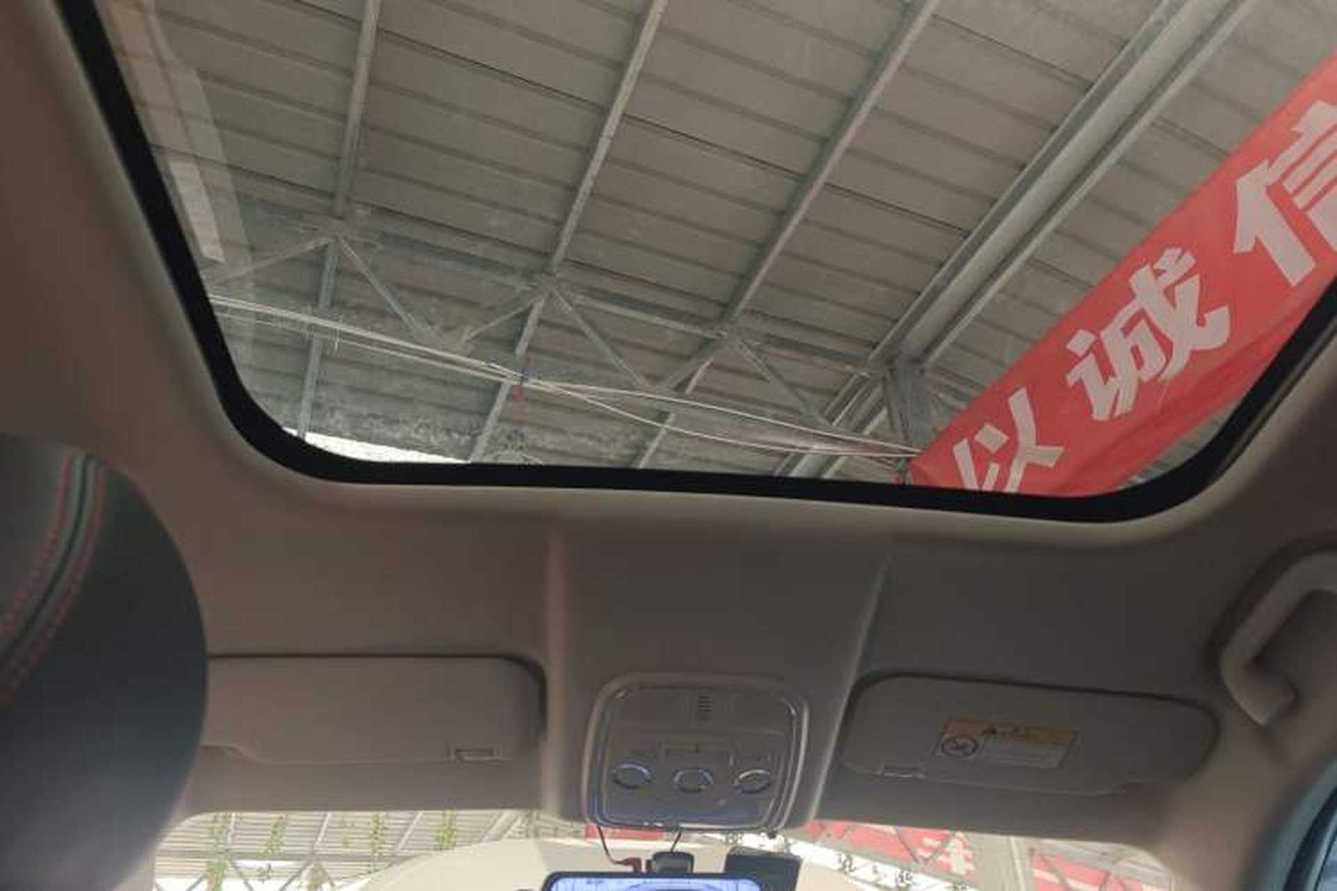 Used Haval H2s 2018 Blue Label 1.5T Dual-Clutch Fashion Edition Headliner