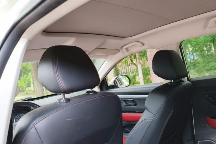 Used Haval H2s 2018 Blue Label 1.5T Dual-Clutch Elite Model Headliner
