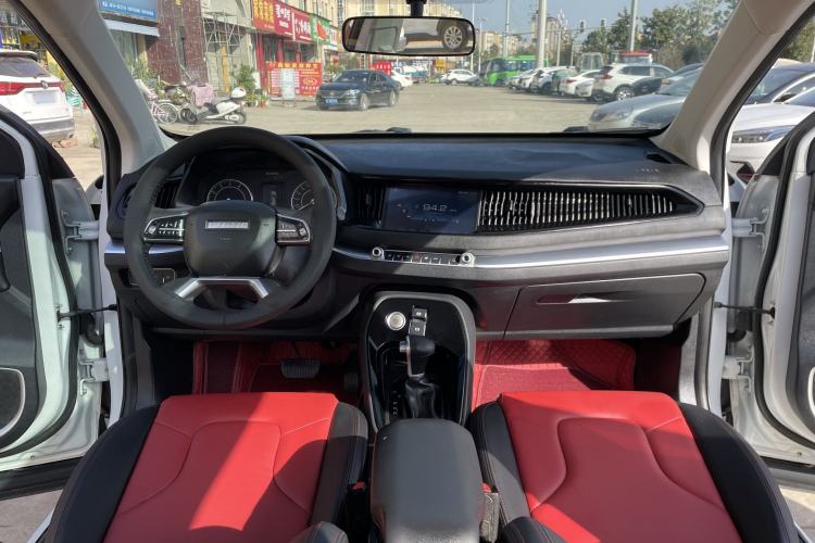 Used Haval H2s 2018 1.5T Dual-Clutch Fashion Edition Interior 1