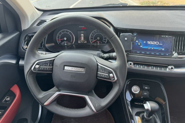 Used Haval H2s 2018 Red-Label 1.5T Dual-Clutch ZhiShang Model Interior 1